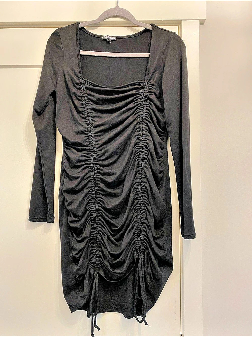 Fashion Nova Ruched Mini Dress in Black Large Like New